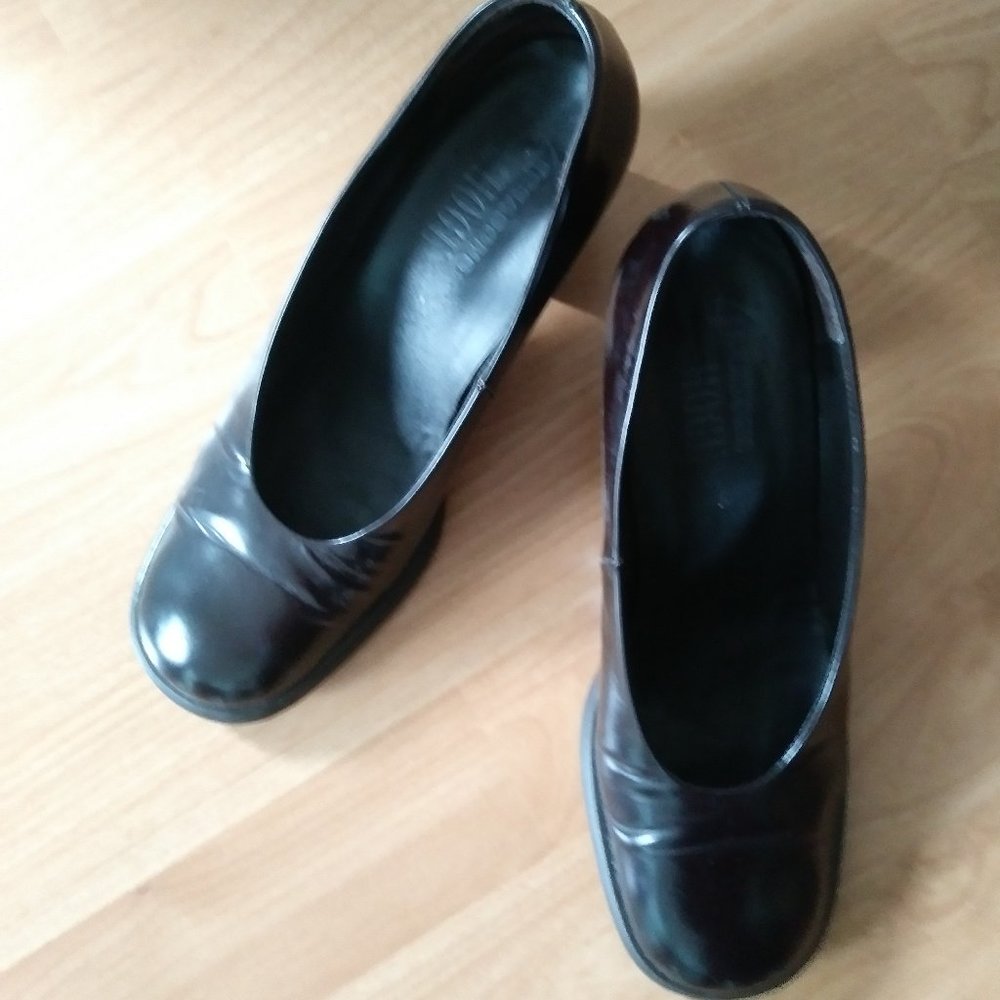 Women's dress shoes be Hogl (Austria)